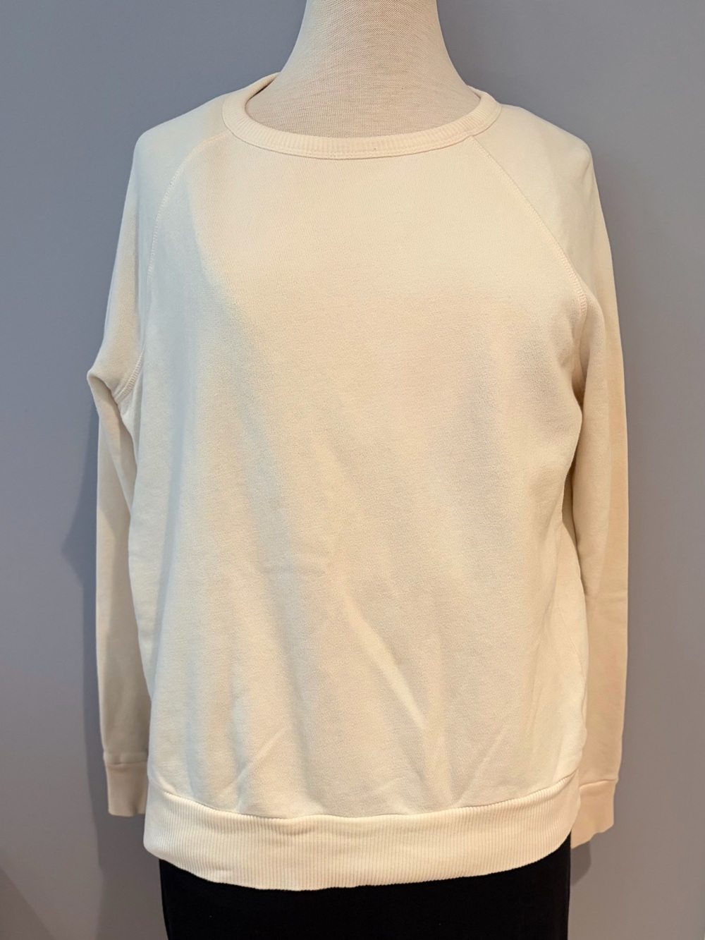 Universal Thread Cream Pullover Sweatshirt